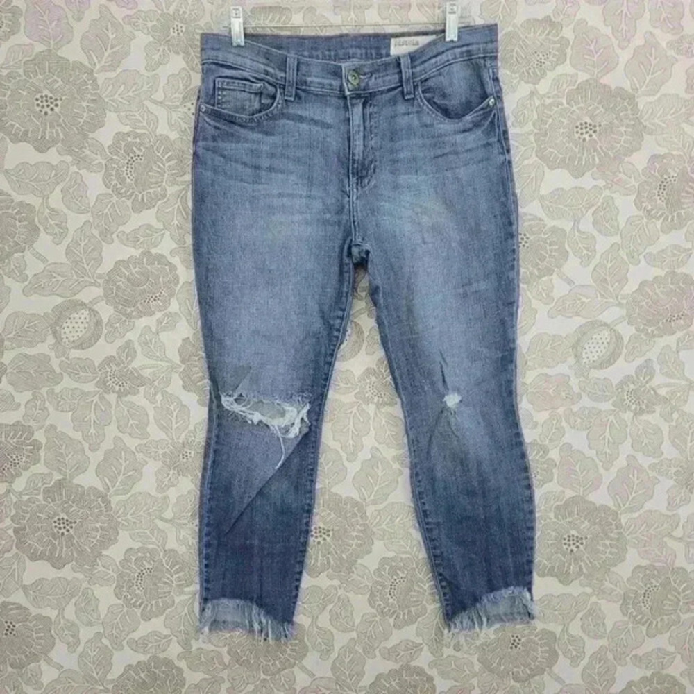 💥   Womens Distressed Denim Jeans Size‎ 30 Row hem Cropped